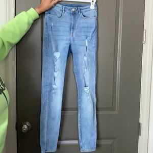 Medium wash denim ankle skinny jeans